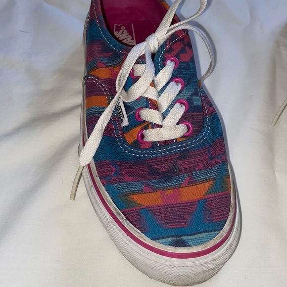 Vans - Picture 6 of 8